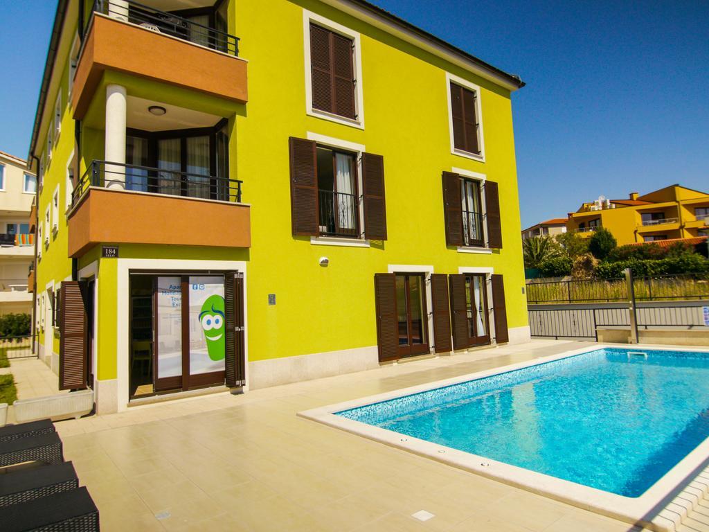 Smaragdna Villa Yourcroatiaholiday بريمونتيرا المظهر الخارجي الصورة