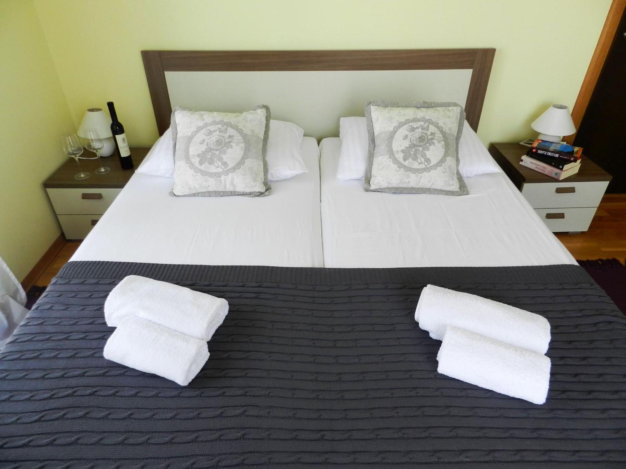 Smaragdna Villa Yourcroatiaholiday بريمونتيرا الغرفة الصورة