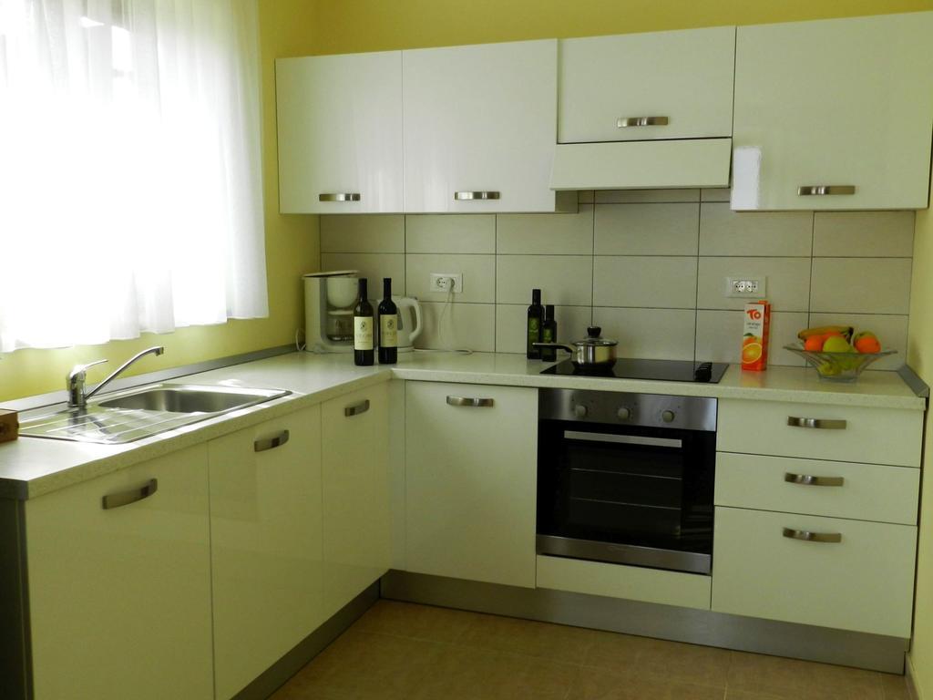 Smaragdna Villa Yourcroatiaholiday بريمونتيرا المظهر الخارجي الصورة