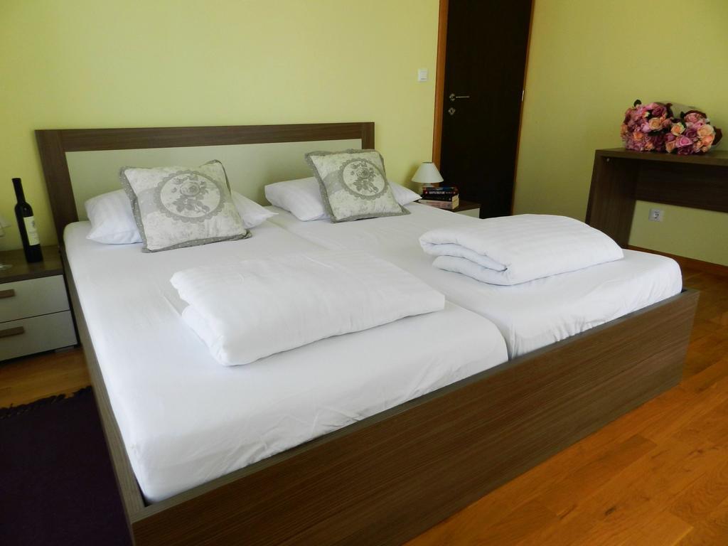 Smaragdna Villa Yourcroatiaholiday بريمونتيرا المظهر الخارجي الصورة