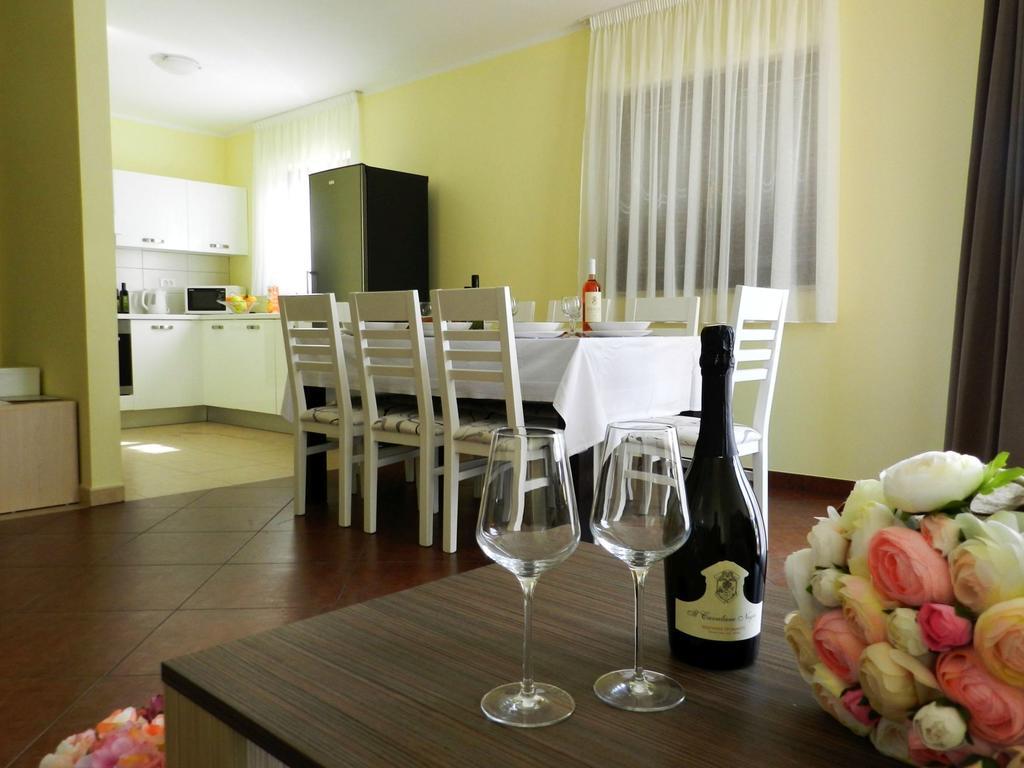 Smaragdna Villa Yourcroatiaholiday بريمونتيرا المظهر الخارجي الصورة