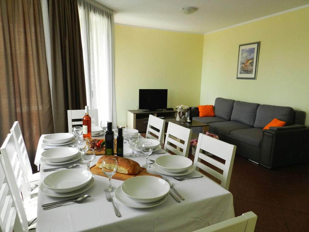 Smaragdna Villa Yourcroatiaholiday بريمونتيرا المظهر الخارجي الصورة