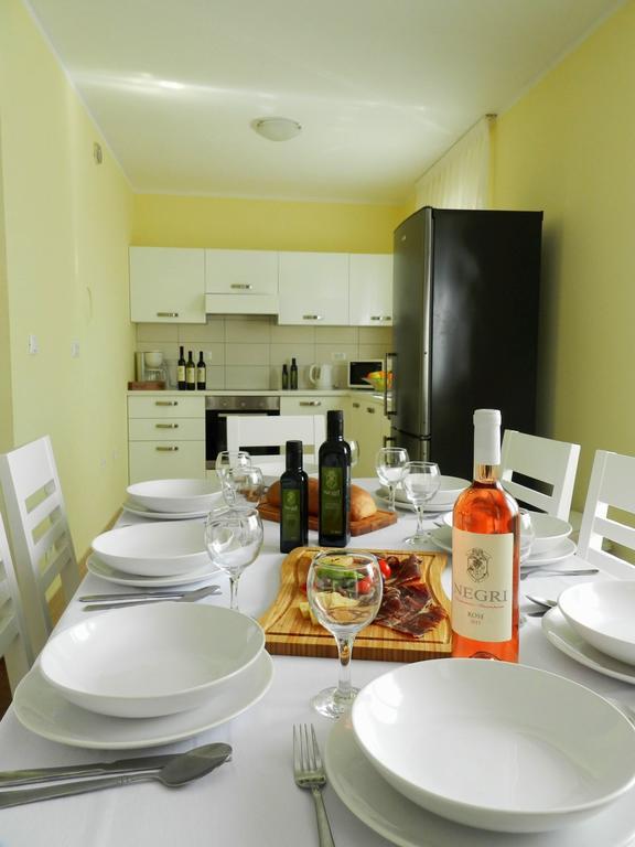 Smaragdna Villa Yourcroatiaholiday بريمونتيرا المظهر الخارجي الصورة