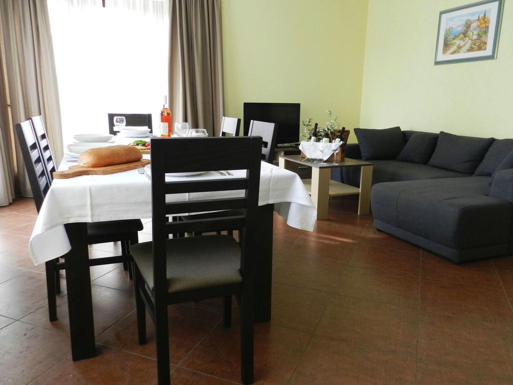 Smaragdna Villa Yourcroatiaholiday بريمونتيرا المظهر الخارجي الصورة