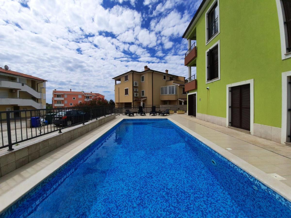 Smaragdna Villa Yourcroatiaholiday بريمونتيرا المظهر الخارجي الصورة
